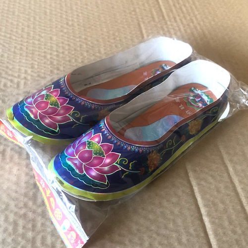 纸扎鞋清明上坟冥府纸鞋烧纸祭祀用品纸钱纸扎鞋袜子皮鞋黄纸包邮
