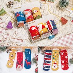 冬日暖心礼遇——新款3双礼盒袜，可爱卡通中筒棉袜