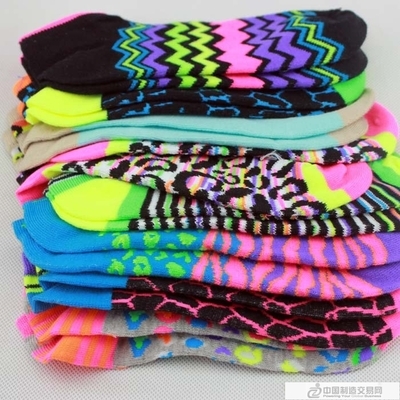 5毛袜子批发全攻略 厂家直销库存袜子，全棉涤棉混批一站购